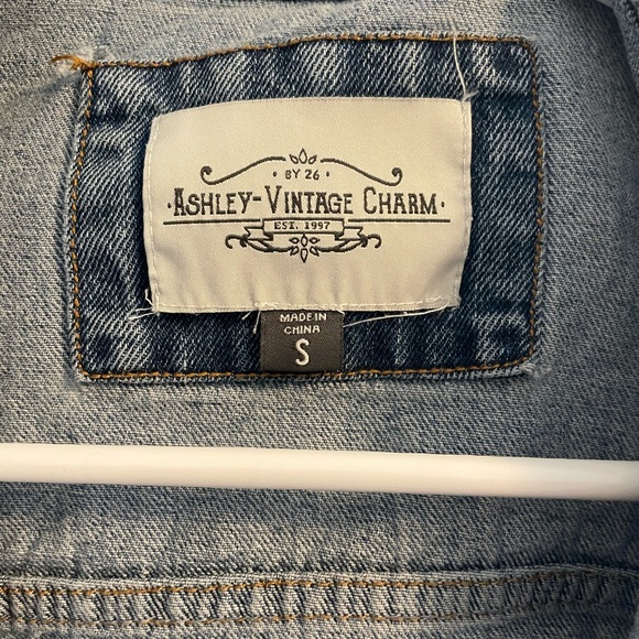 Jean jacket - Picture 2 of 2